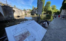 Les Pieds Dans L’Eau - Moret Centre