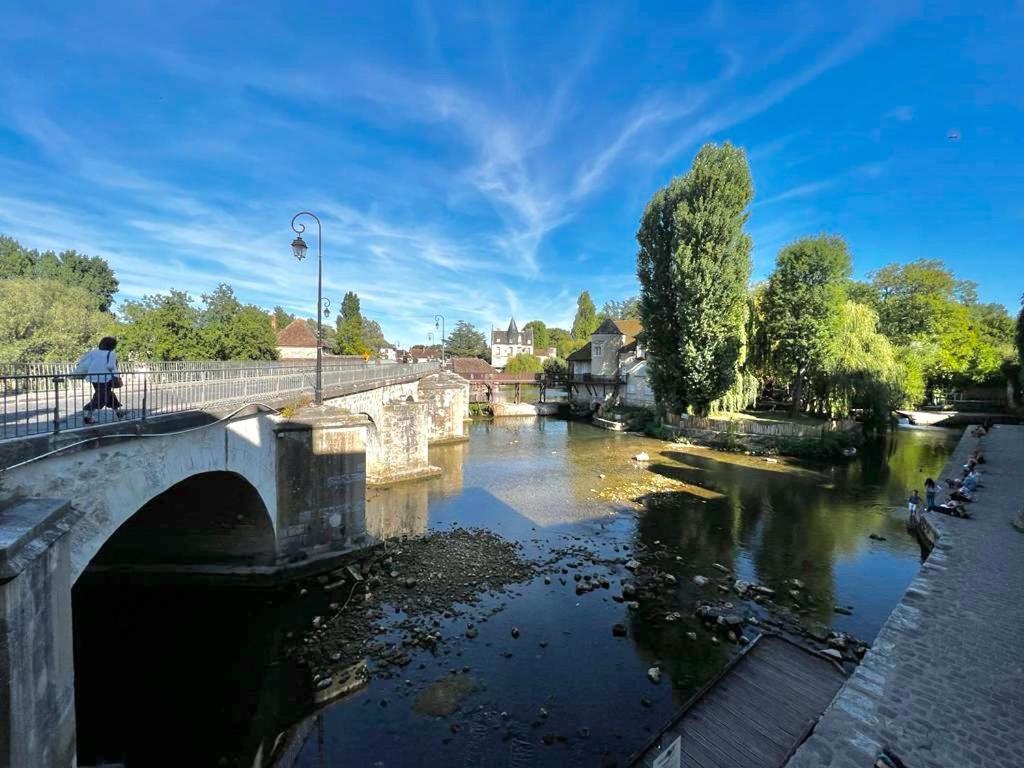 Les Pieds Dans L’Eau - Moret Centre Extérieur photo